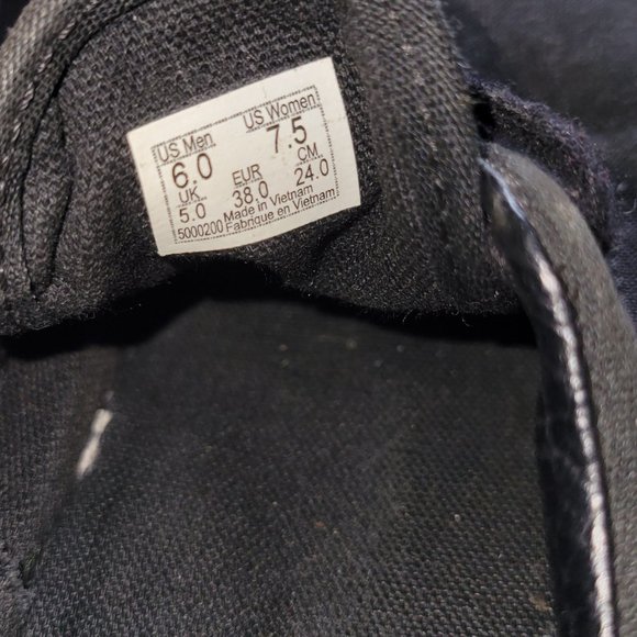 Vans - Picture 3 of 3